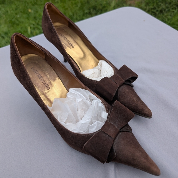 Brown Suede Heels with Bow - Picture 1 of 3
